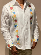 Load image into Gallery viewer, Guayabera Modelo Primavera SOLD OUT COMING SOON
