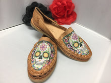 Cargar imagen en el visor de la galería, Skull Image huaraches

