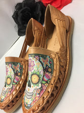 Cargar imagen en el visor de la galería, Skull Image huaraches
