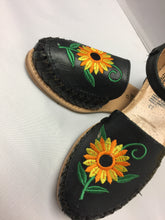 Cargar imagen en el visor de la galería, Sun flower Huaraches
