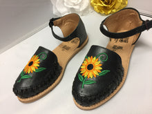 Cargar imagen en el visor de la galería, Sun flower Huaraches
