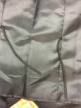 Cargar imagen en el visor de la galería, Embroidery vest from Chiapas
