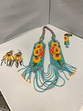 Cargar imagen en el visor de la galería, Beaded Necklace Set with Sunflower design. ONE OF A KIND
