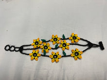 Cargar imagen en el visor de la galería, Mexican Chaquira Jewelry Set (3 Pieces) Small Flower. SOLD

