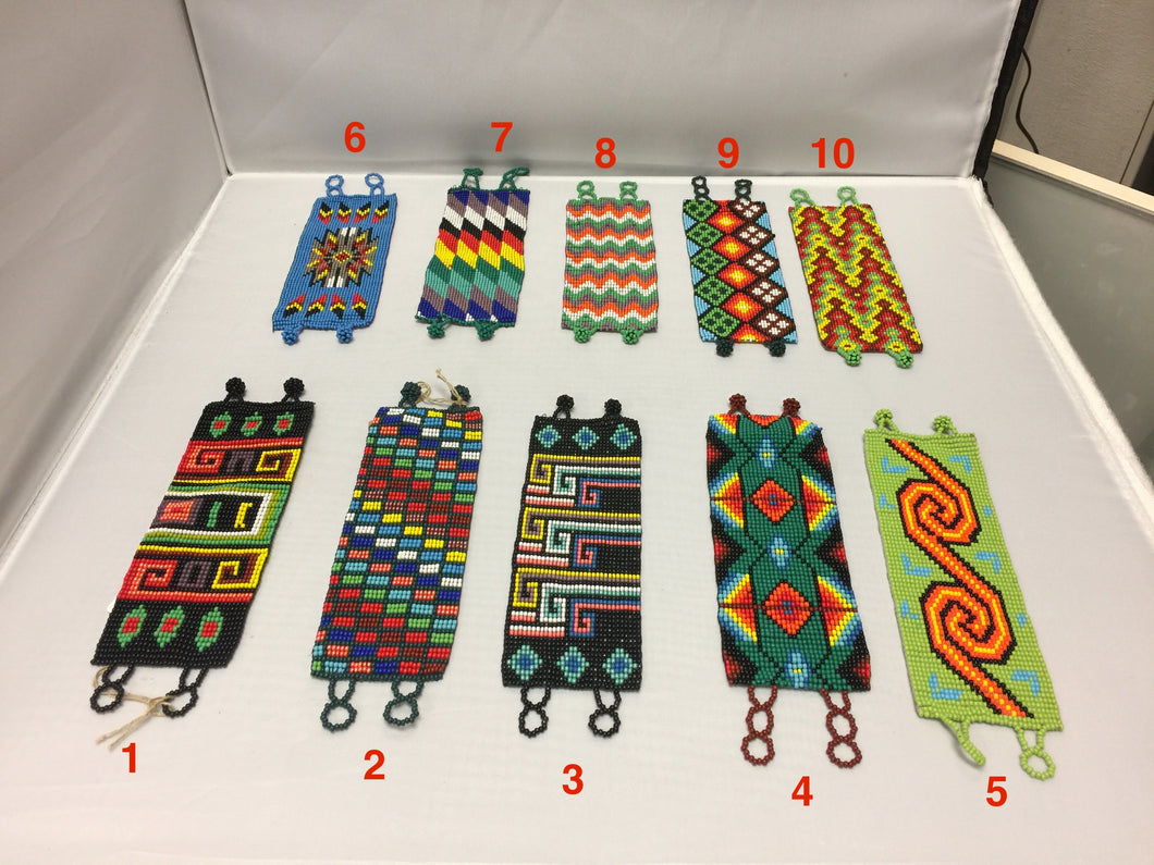 Brazaletes  de Chaquira Arte Huichol