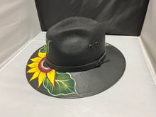 Cargar imagen en el visor de la galería, Acrylic Hat with SunFlower Design
