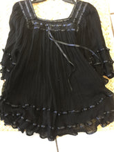 Load image into Gallery viewer, Blusa de Angelito SOLD
