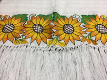 Load image into Gallery viewer, Shawl with flowers/Reboso con flores SOLD OUT
