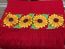 Cargar imagen en el visor de la galería, Shawl with flowers/Reboso con flores SOLD OUT
