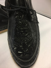 Cargar imagen en el visor de la galería, Aztec Calendar Huaraches. Men Shoes
