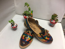 Cargar imagen en el visor de la galería, Rainbow Huaraches/ Sandals for Women SOLD OUT
