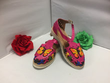 Cargar imagen en el visor de la galería, Pink Butterfly style Sandals  SOLD OUT
