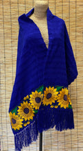 Load image into Gallery viewer, Shawl with flowers/Reboso con flores SOLD OUT
