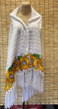 Load image into Gallery viewer, Shawl with flowers/Reboso con flores SOLD OUT
