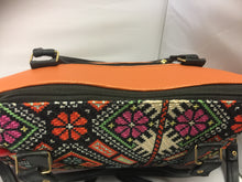 Cargar imagen en el visor de la galería, Handbag with native designs orange and black
