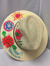 Cargar imagen en el visor de la galería, Hand painted Hat/ Sombrero
